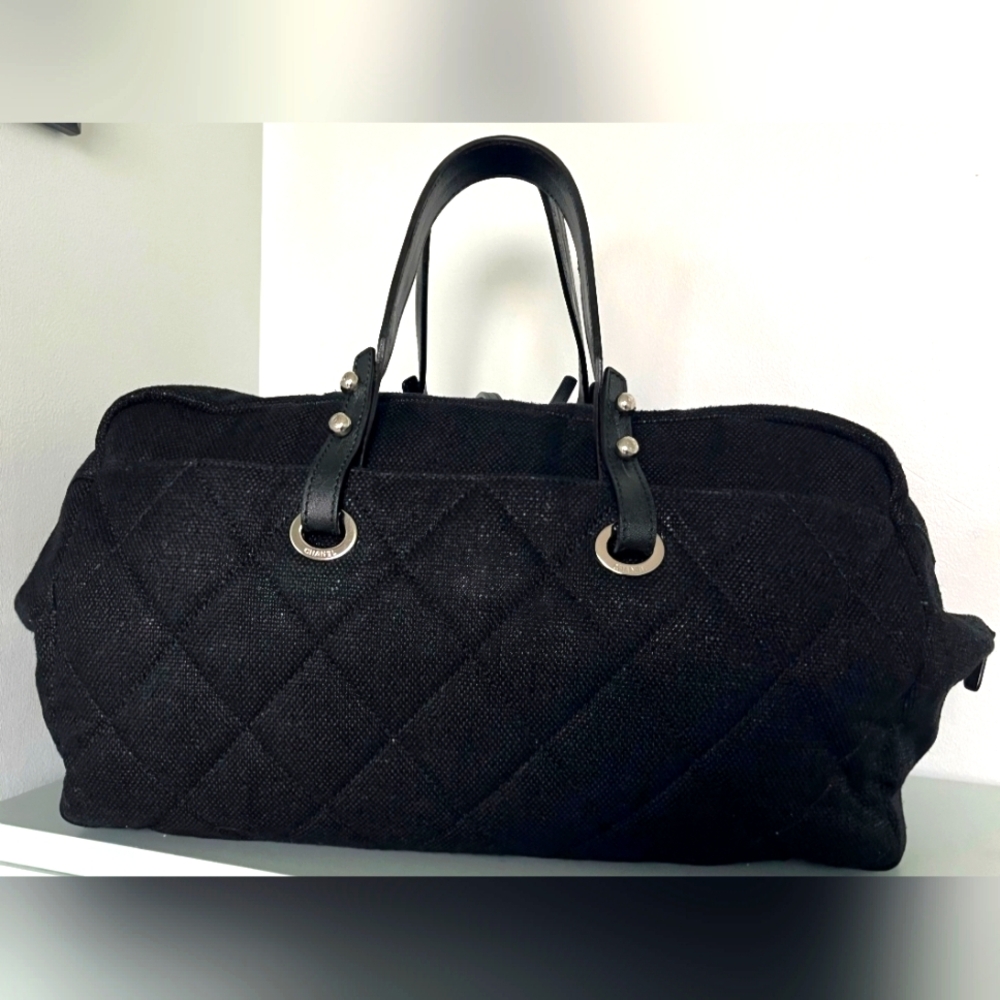 Chanel Elegant Black Biarritz Quilted Women's Duffle